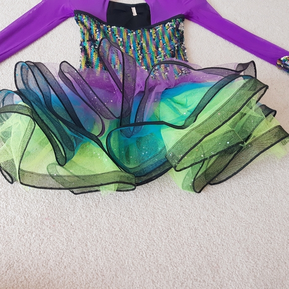Dance Costume - Picture 3 of 8